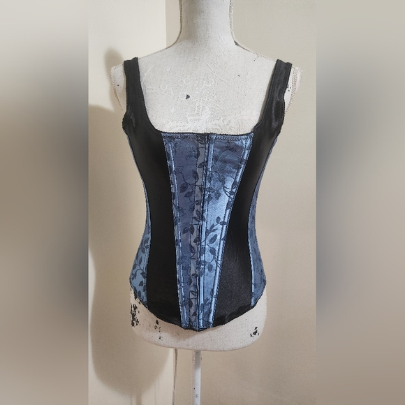 Vintage Laceup Corset - Picture 2 of 8